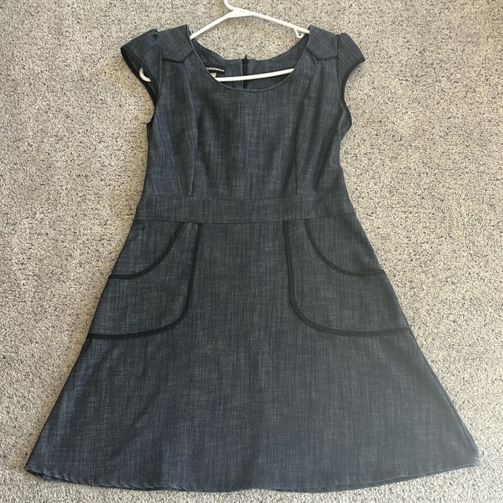 Nooworks Capped sleeve like new denim Edie dress. Size Large.